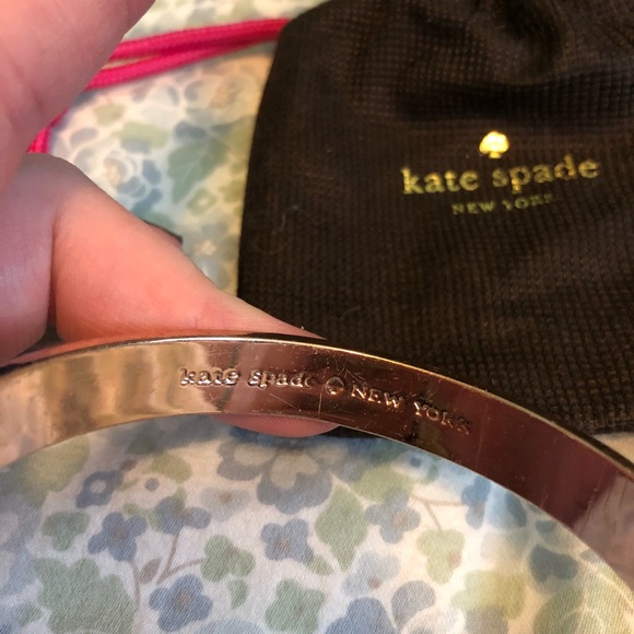 Kate spade rose gold bracelet with dust bag - Picture 3 of 3